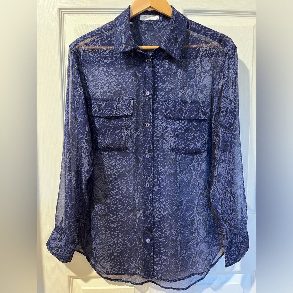 Preowned - EQUIPMENT 100% Silk Women’s Button Down Shirt in Navy Snake Print - S